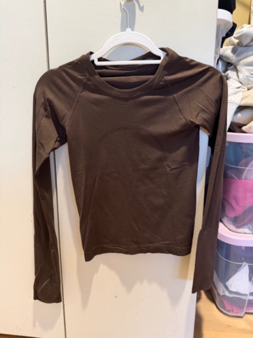 EUC Lululemon Swiftly Tech Long-Sleeve Shirt 2.0 *Race in Espresso, Size 2